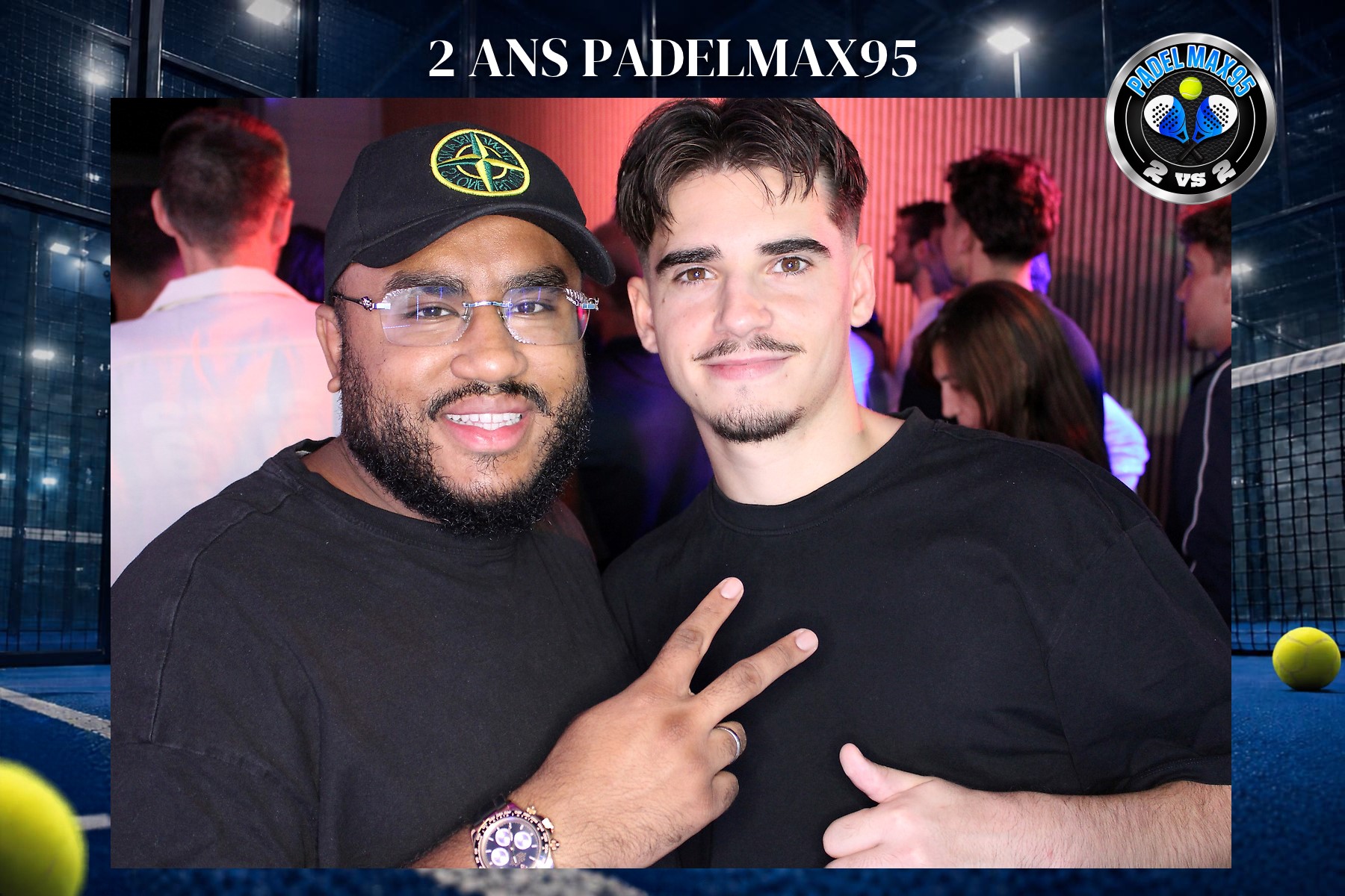 Deux invités photographiés aux deux ans de Padel Max 95