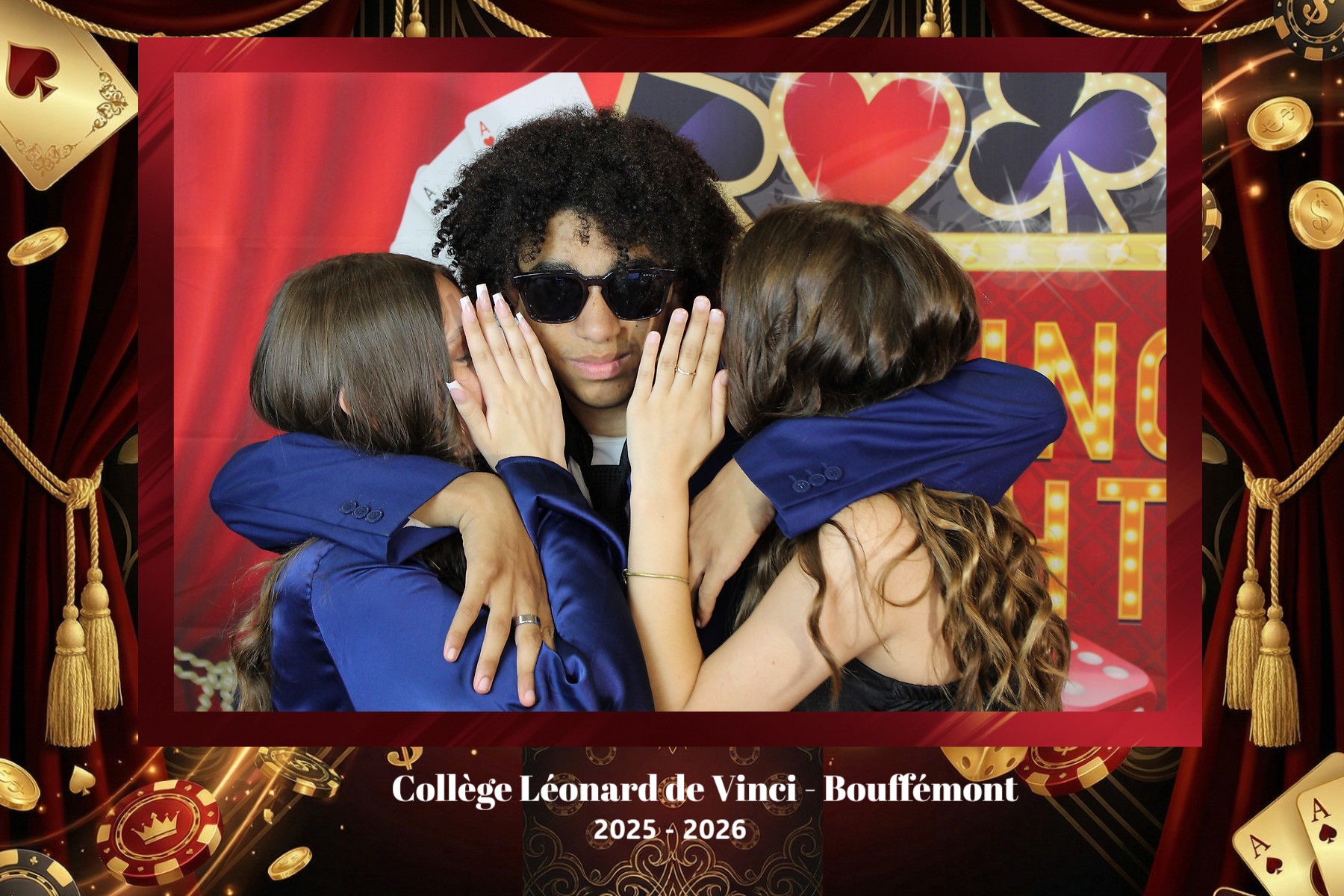 Trio d'amis au photobooth Photoboosté